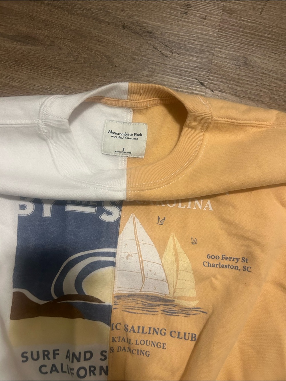 Abercrombie & Fitch Split Sailboat Graphic Sweatshirt - White & Peach